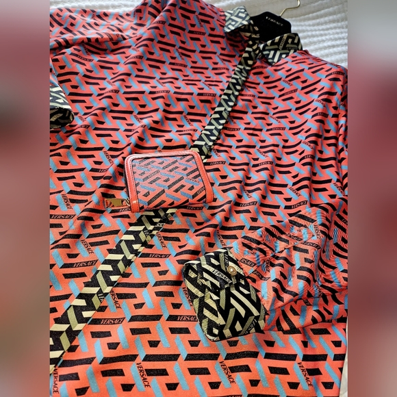 Silk.Versace blouse la greca - Picture 4 of 5